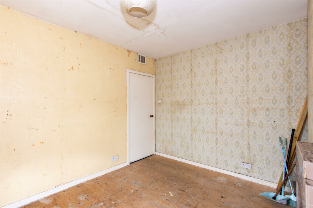 Additional property image - 18 Main Street, Tomintoul