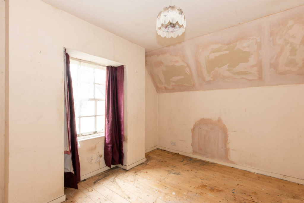 Additional property image - 18 Main Street, Tomintoul
