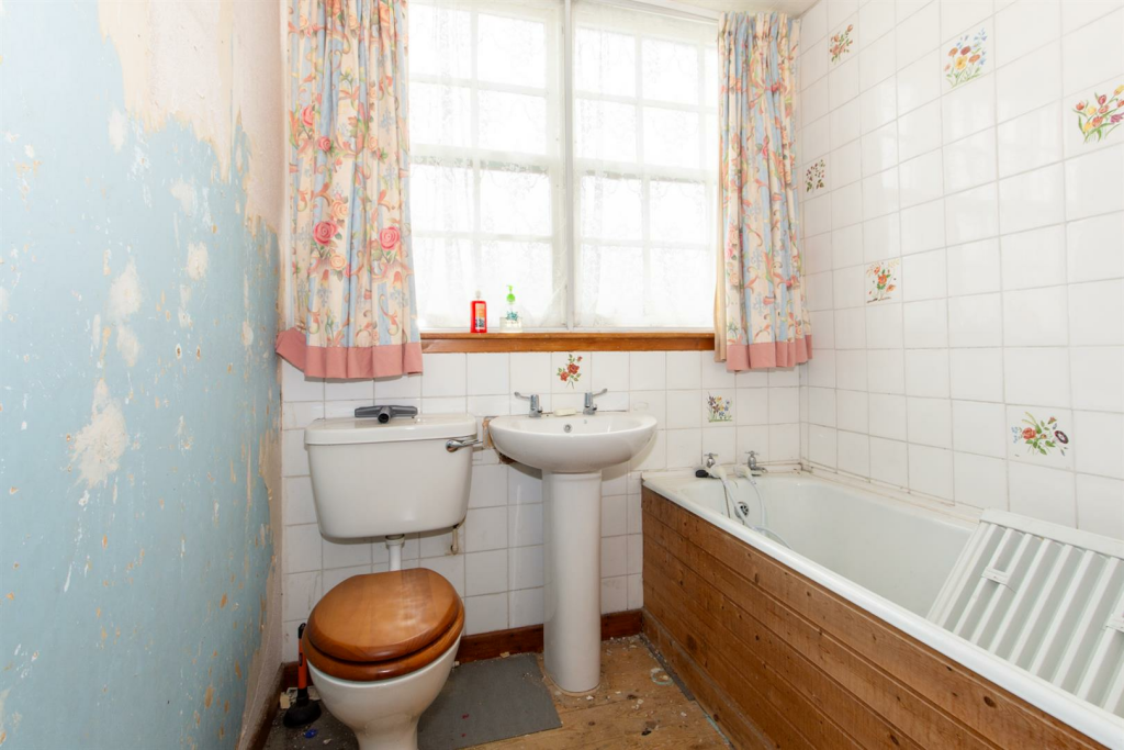 Additional property image - 18 Main Street, Tomintoul