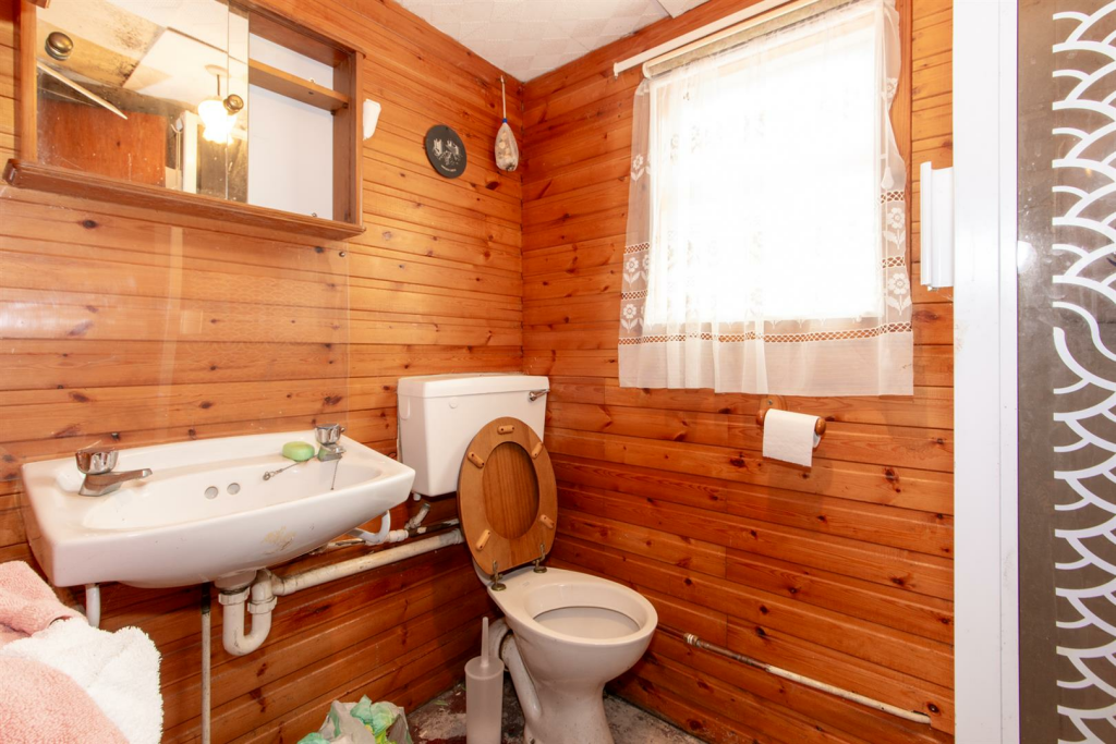 Additional property image - 18 Main Street, Tomintoul