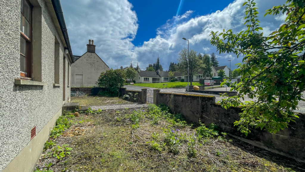 Additional property image - 18 Main Street, Tomintoul