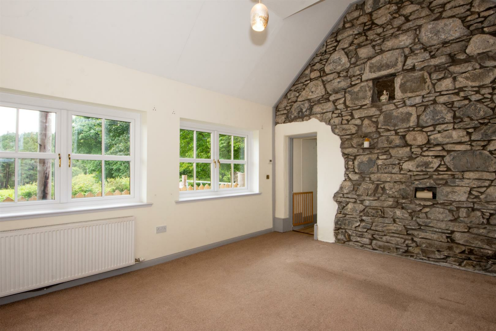 Additional property image - Main Street, Tomintoul