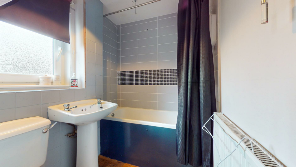 Additional property image - 3 Tomnabat Lane, Tomintoul