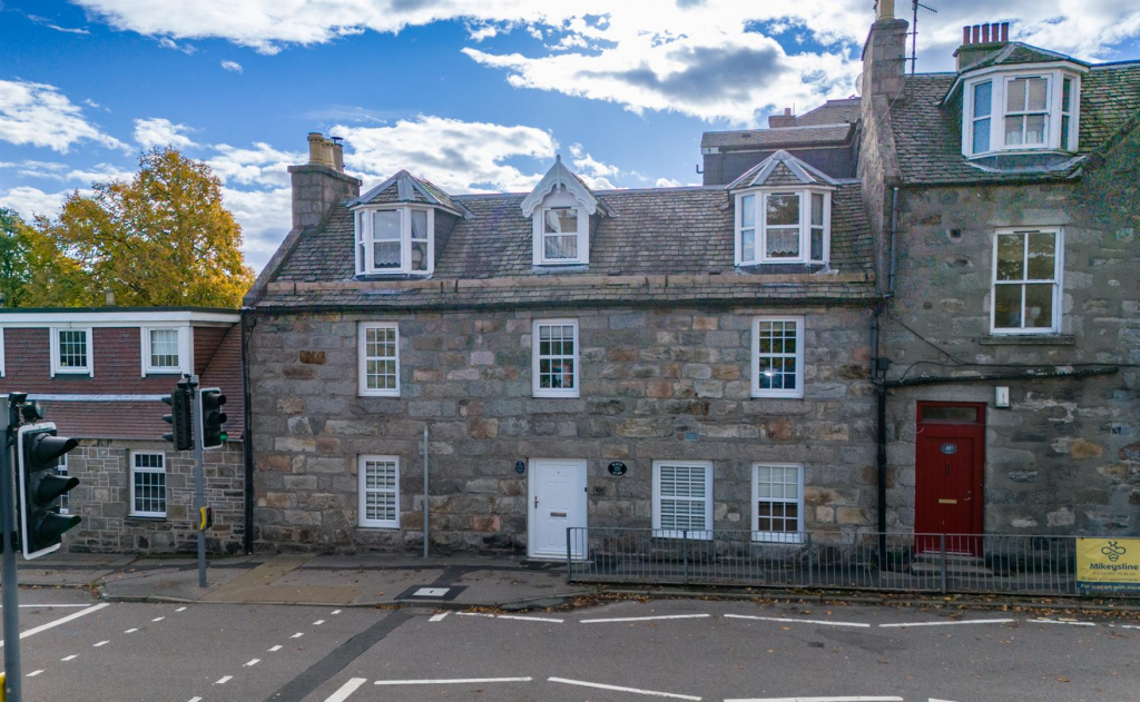 Main image of property: 38 The Square, Grantown on Spey