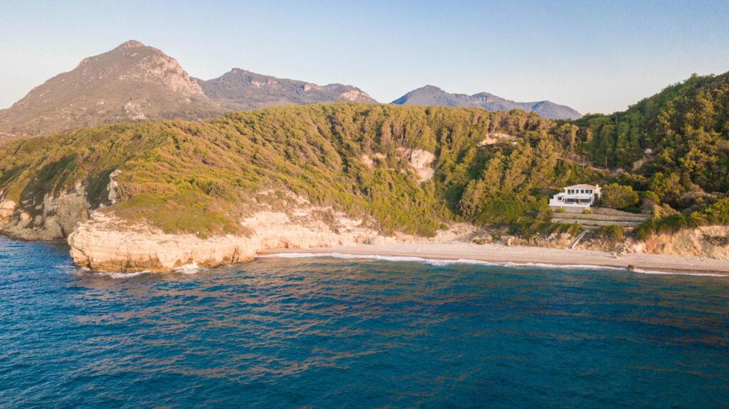 Main image of property: Northern Aegean islands, Samos, Neo Karlovasi