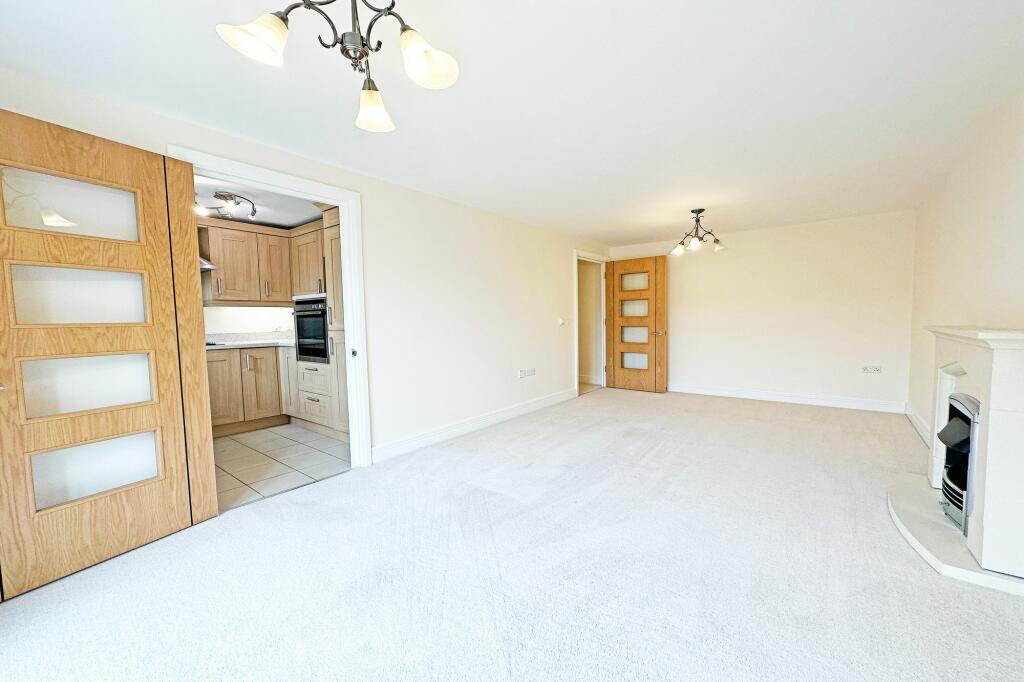 Additional property image - High Street, Knowle, B93