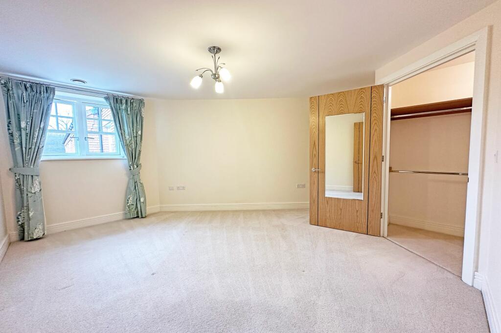 Additional property image - High Street, Knowle, B93