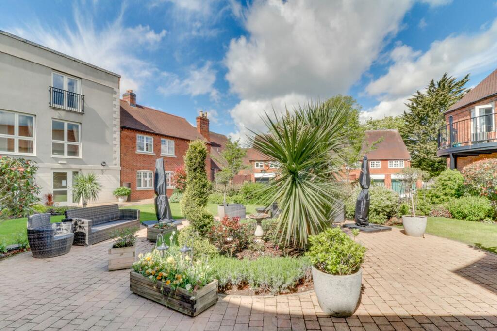 Additional property image - High Street, Knowle, B93