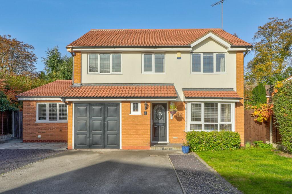 4 bedroom detached house for sale in Withington Grove, Dorridge, B93