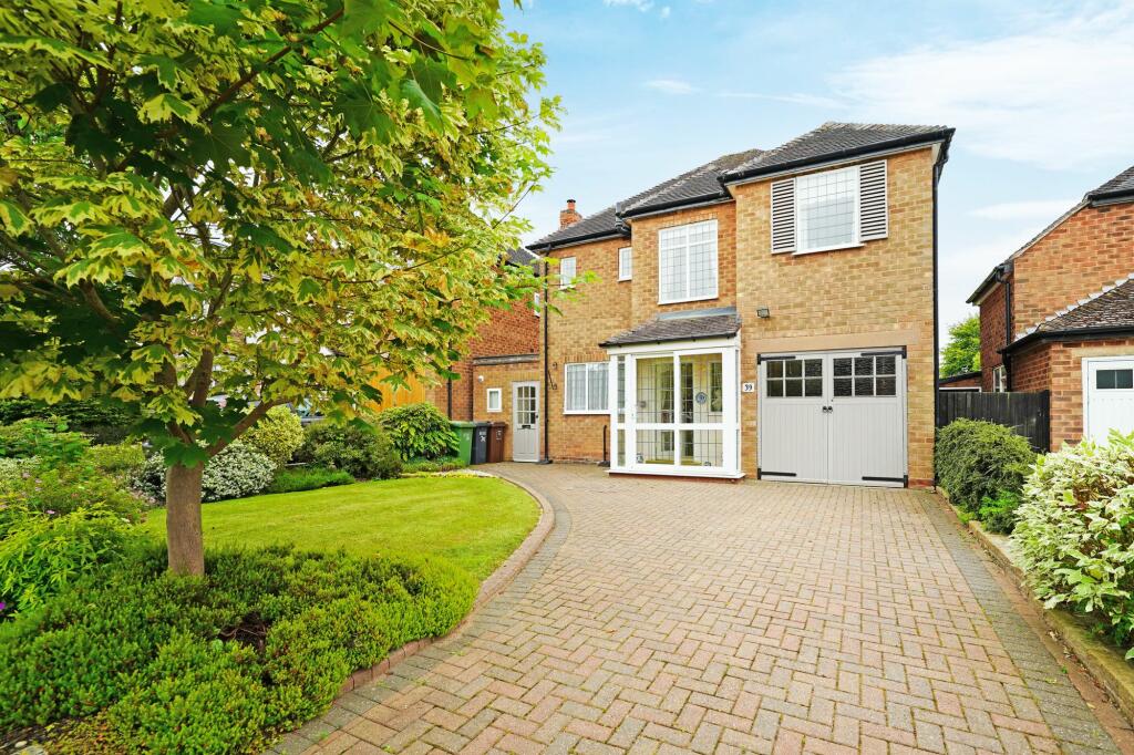 3 bedroom detached house for sale in Kingscote Road, Dorridge, B93