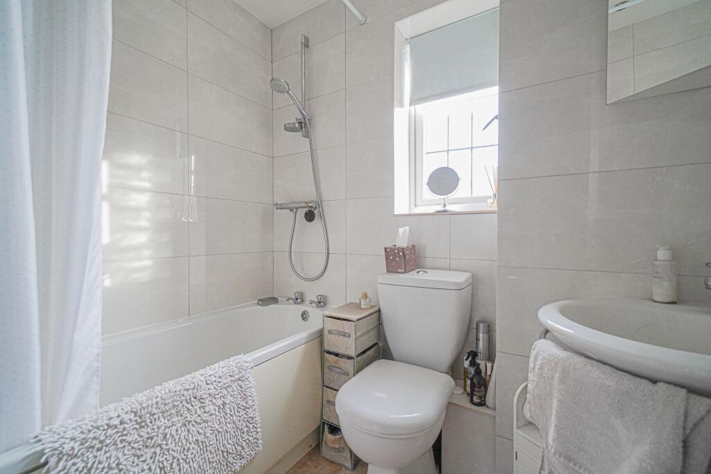 Additional property image - Yew Tree Close, Lapworth, B94