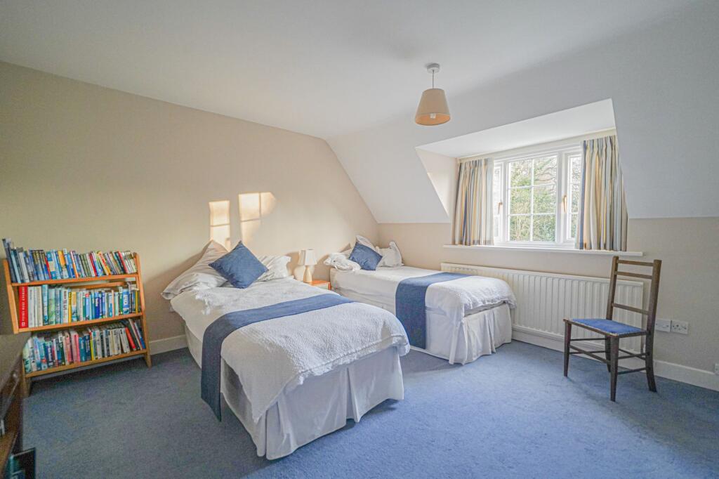 Additional property image - Beconsfield Close, Dorridge, B93