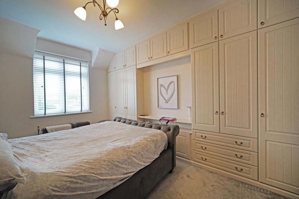 Additional property image - Stratford Road, Hockley Heath, B94