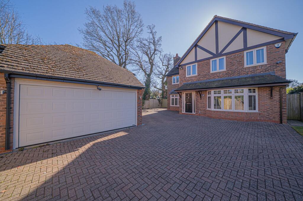 Main image of property: Brightwell Crescent, Dorridge, B93