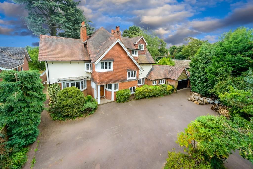 7 bedroom detached house for sale in The Crescent, Hamptoninarden, B92