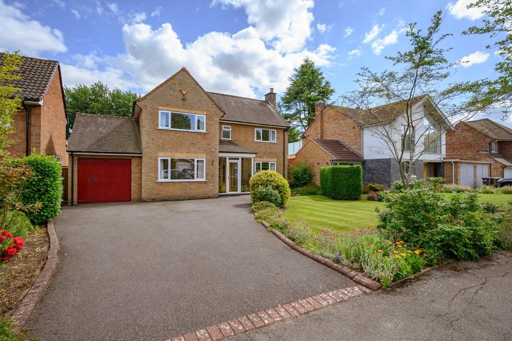 3 bedroom detached house for sale in Rodborough Road, Dorridge, B93