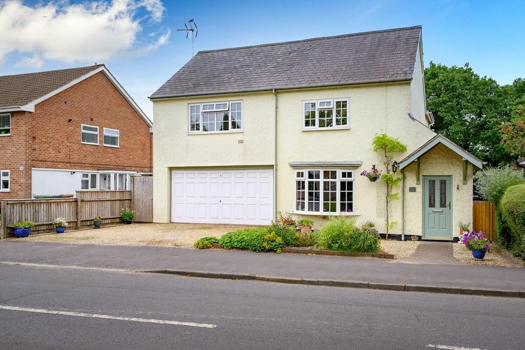 3 bedroom cottage for sale in Mill Lane, Bentley Heath, B93