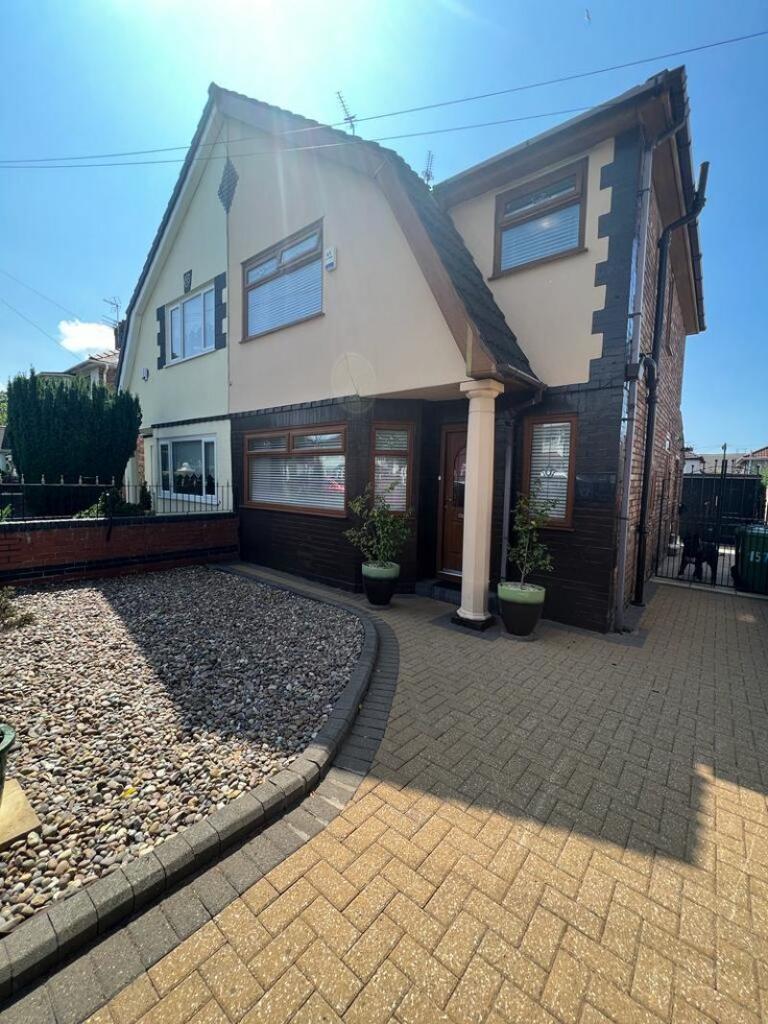 3 bedroom semidetached house for sale in Southport Road, Bootle, L20