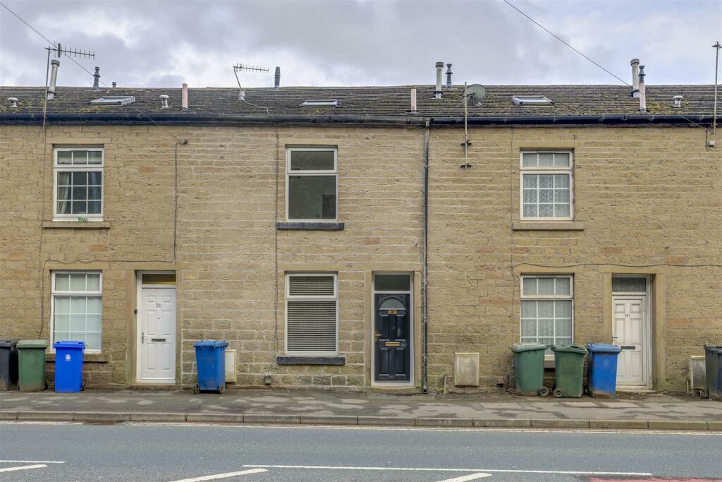 2 bedroom terraced house for sale in Burnley Road, Reedsholme