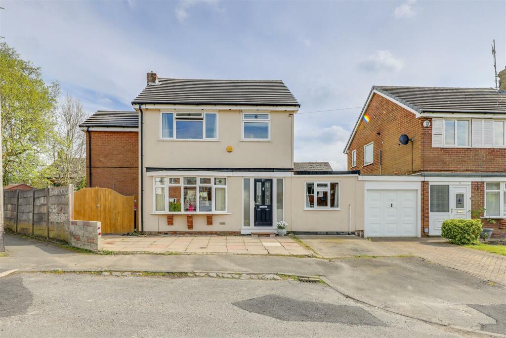 5 bedroom link detached house for sale in Heather Close, Helmshore