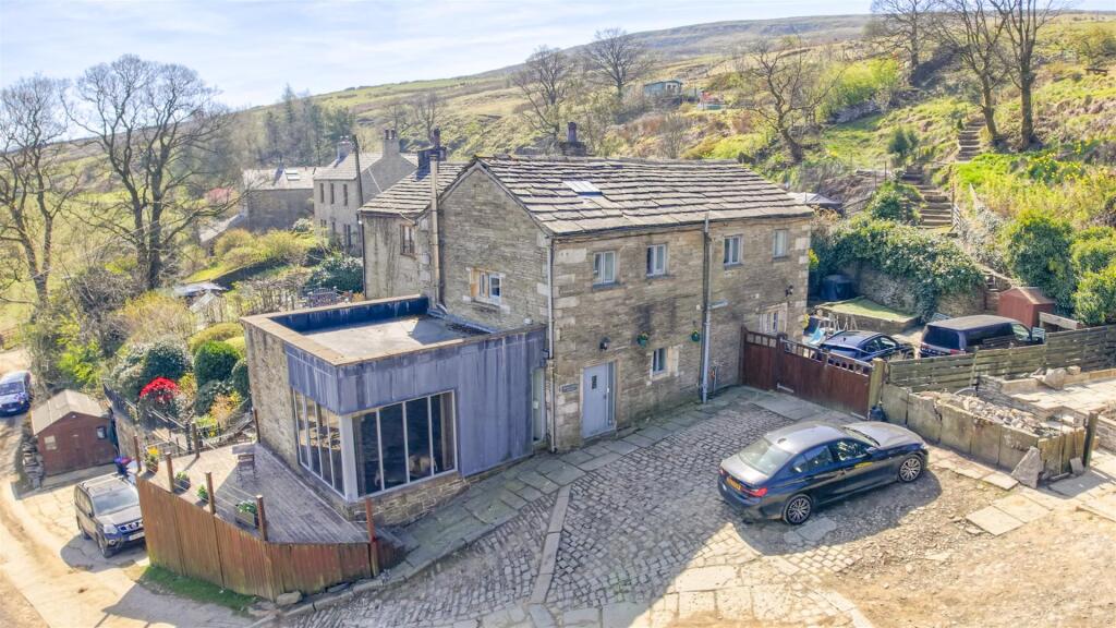 Main image of property: Higher Lench House, Lench Fold Clough, Rossendale - Amazing Valley Views