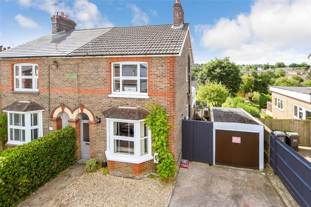 3 bedroom semidetached house for sale in New England Road, Haywards