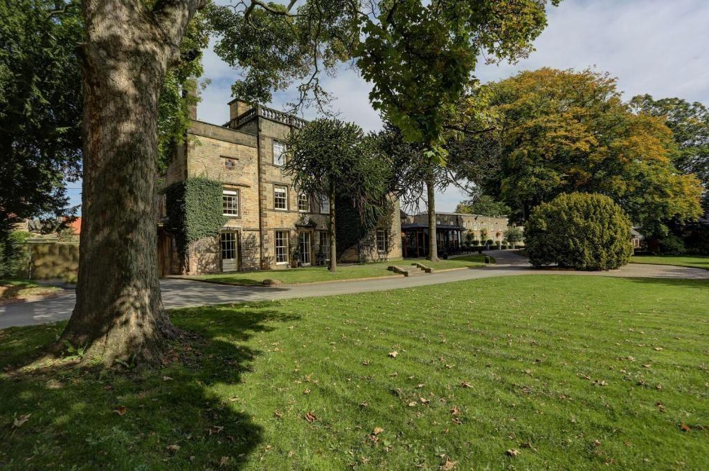 Main image of property: High Street, Sheffield, S20