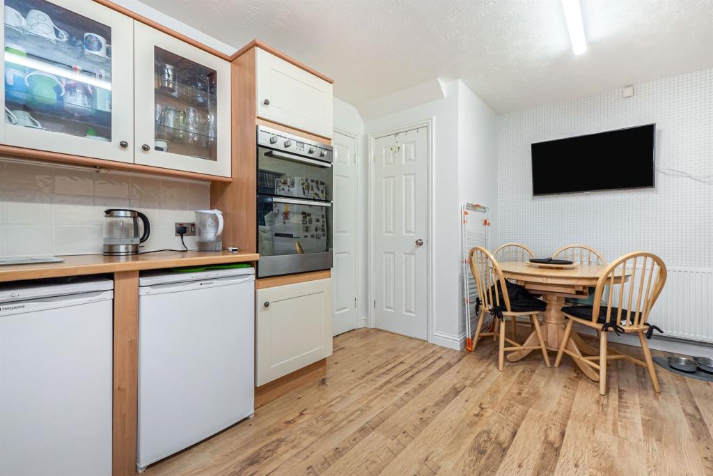 4 bedroom detached house for sale in Harthill Avenue, Leconfield