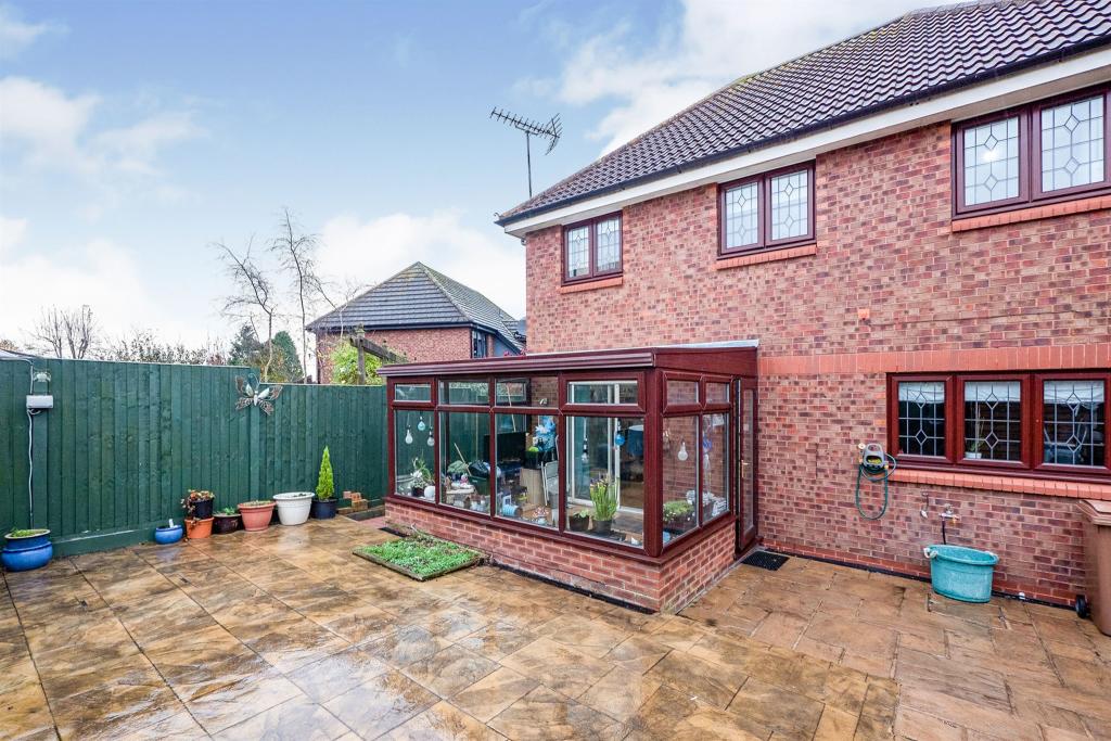 4 bedroom detached house for sale in Harthill Avenue, Leconfield