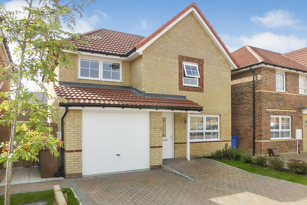 3 bedroom detached house for sale in Mulberry Croft, Beverley, HU17
