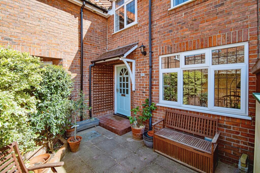 2 bedroom semidetached house for sale in North Bar Within, Beverley, HU17