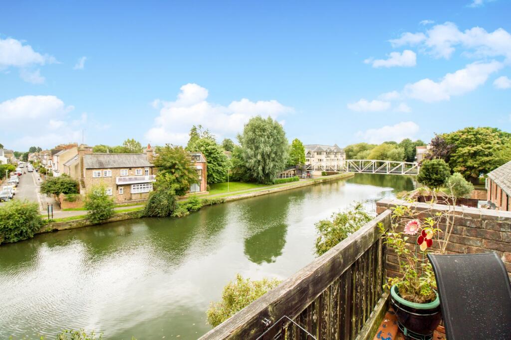 Main image of property: FRIARS WHARF, OXFORD, OX1