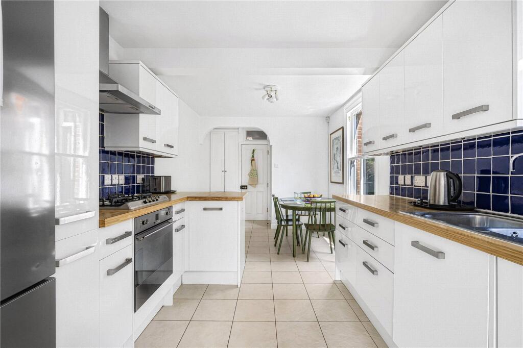 Main image of property: 6 Stratford Street - Short Let