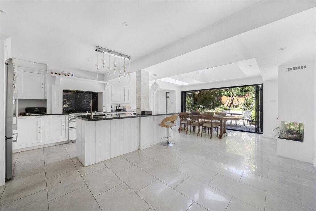 Main image of property: THE CRESCENT, OXFORD, OX4