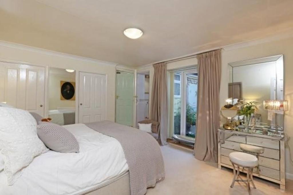 2 bedroom ground floor flat for rent in River Terrace, HenleyonThames