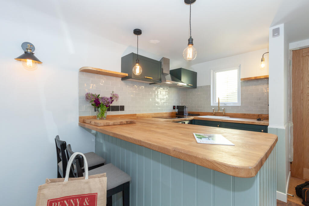 Main image of property: CATHERINE STREET, OXFORD, OX4 3AH