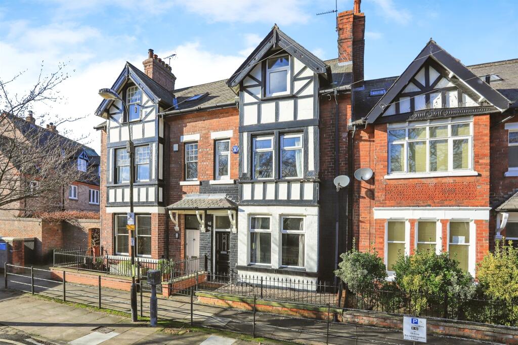 4 bedroom character property for rent in Marygate, YORK, YO30