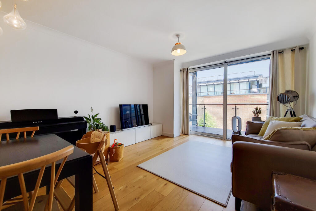 Main image of property: Boardwalk Place, London, E14