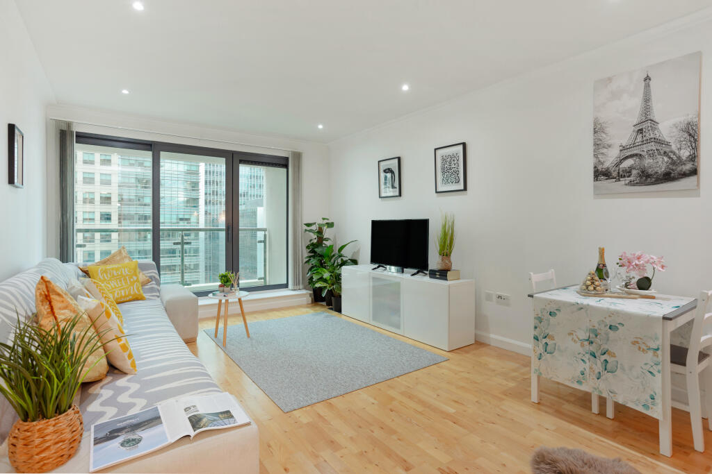 Main image of property: South Quay Square, London, E14