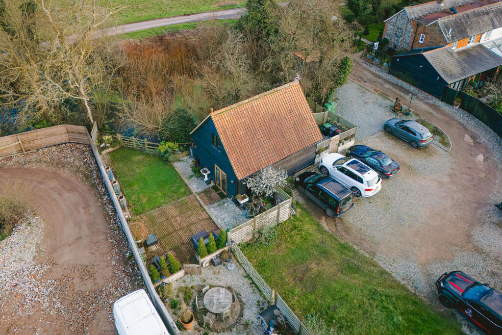 Additional property image - Woodside Green, Bishop's Stortford, CM22