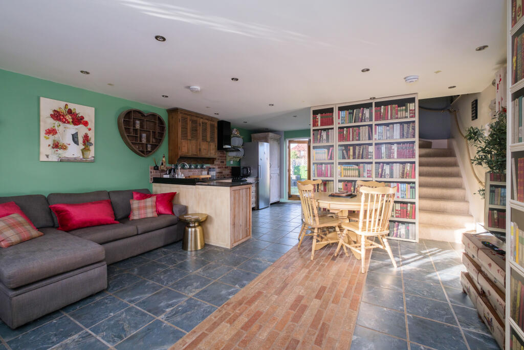 Additional property image - Woodside Green, Bishop's Stortford, CM22