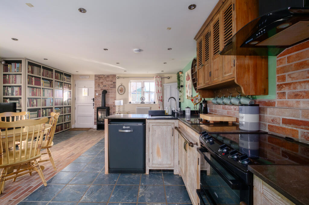 Additional property image - Woodside Green, Bishop's Stortford, CM22