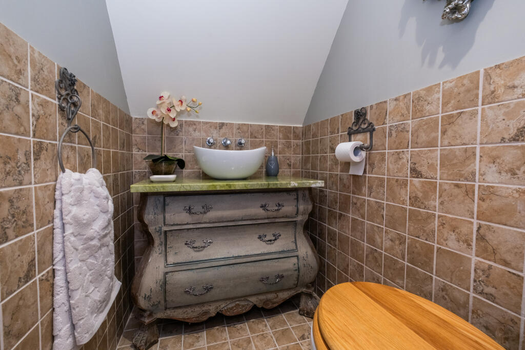 Additional property image - Woodside Green, Bishop's Stortford, CM22