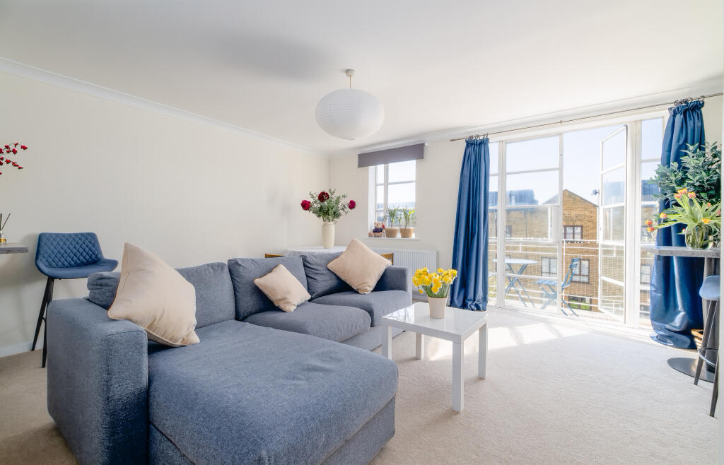 Main image of property: Roy Square, London, E14