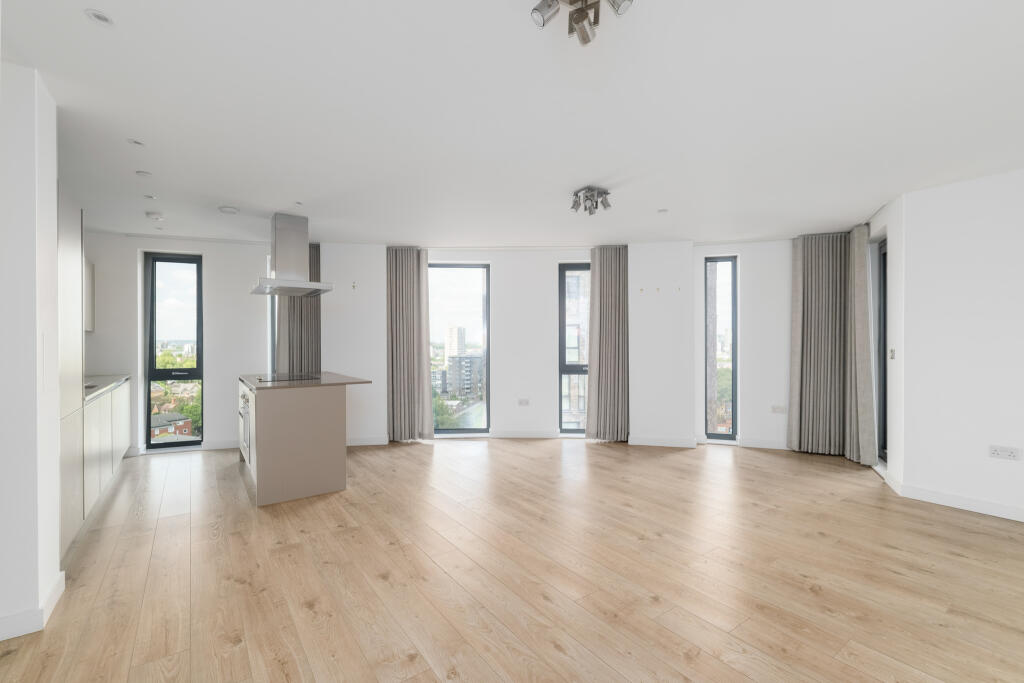 Main image of property: Williamsburg Plaza, London, E14
