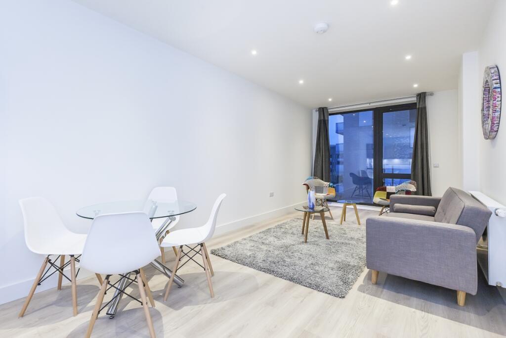 Main image of property: Valencia Close, London, E14