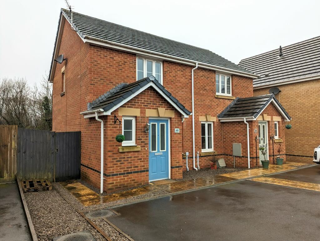 2 bedroom semidetached house for rent in St. Ilid's Meadow, Llanharan