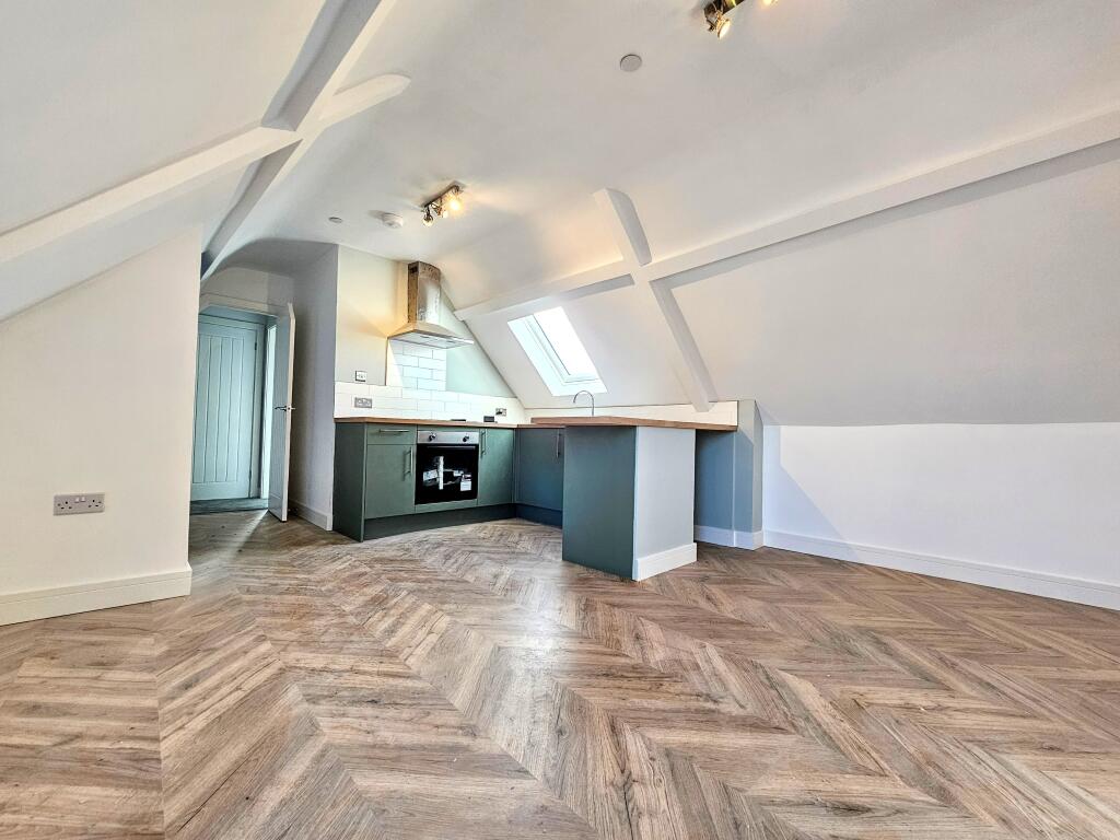 Main image of property: Main Road, Llantwit Fardre, PONTYPRIDD