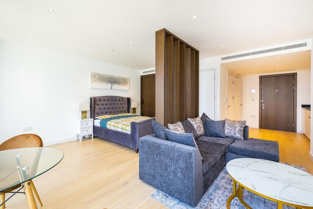 Main image of property: Marsh Wall, E14