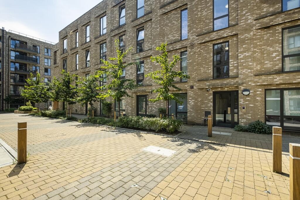 Main image of property: Chestnut Apartments, E3